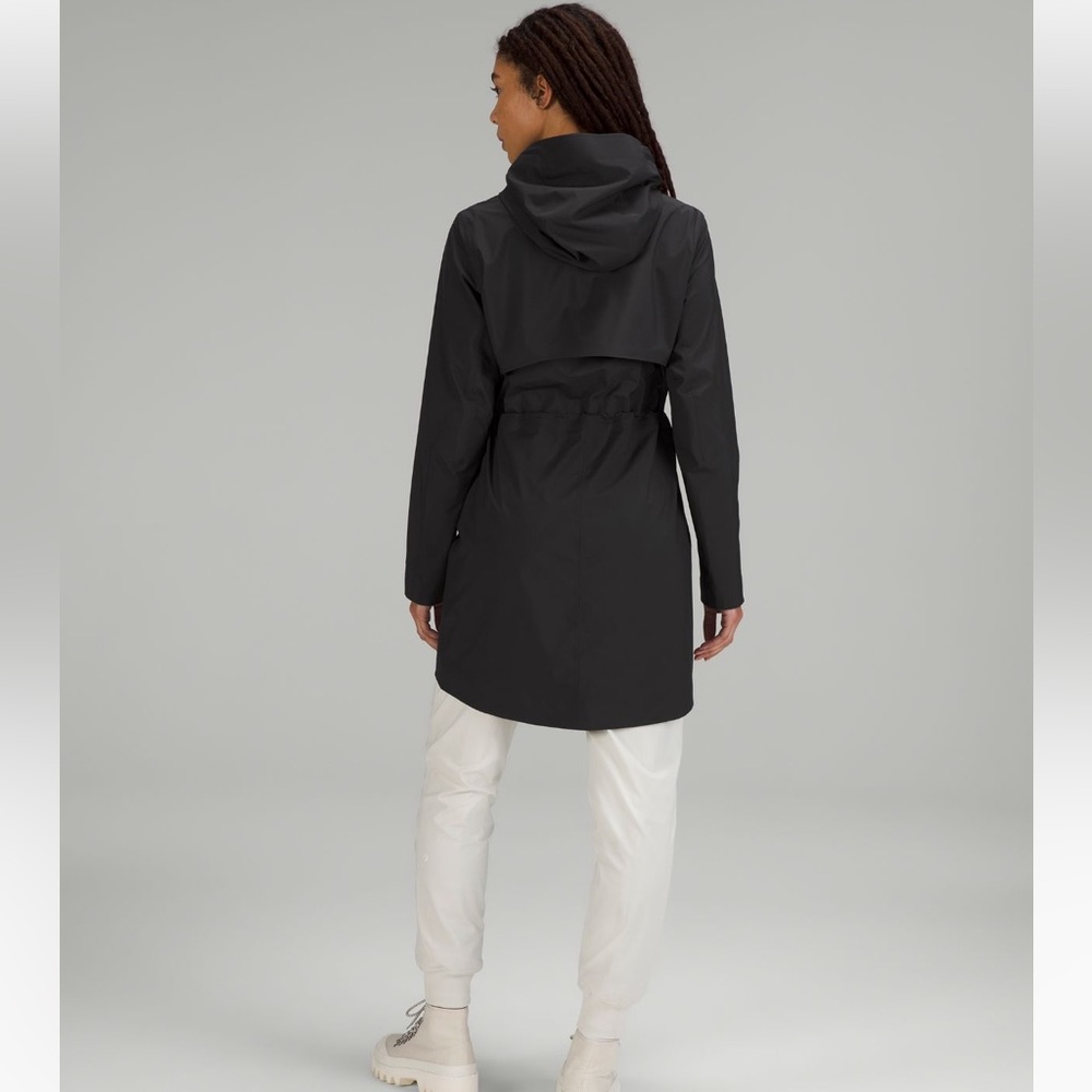 New with Tags — Lululemon - Rain Rebel Insulated Jacket- Size 4 - Black - Picture 2 of 10